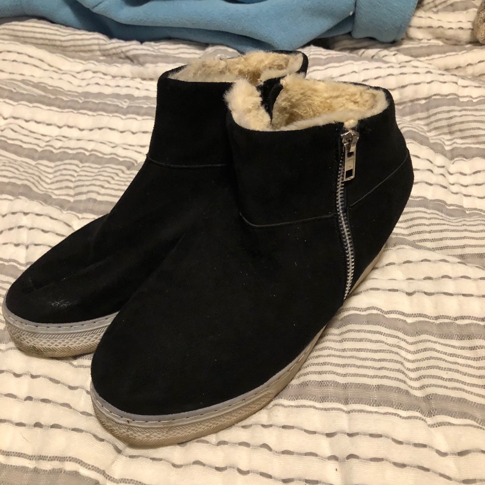 Platform booties - Picture 2 of 3